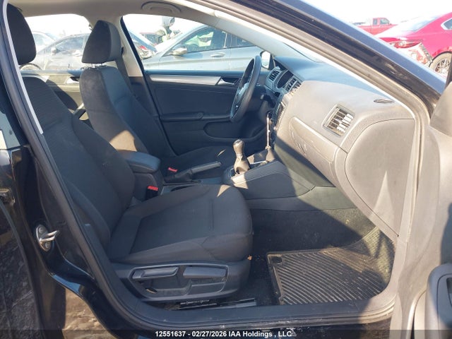 3VW1K7AJXFM403212 Volkswagen Jetta 2.0l Trendline/2.0l Trendline+