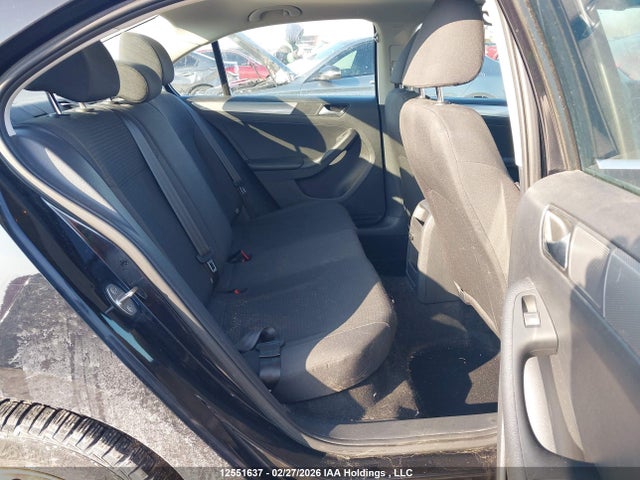 3VW1K7AJXFM403212 Volkswagen Jetta 2.0l Trendline/2.0l Trendline+