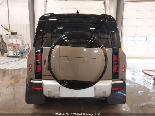 12570214 :رقم المزاد ، SALEJ7EX4S2360521 vin ، 2025 Land Rover Defender 110 S مزاد بيع