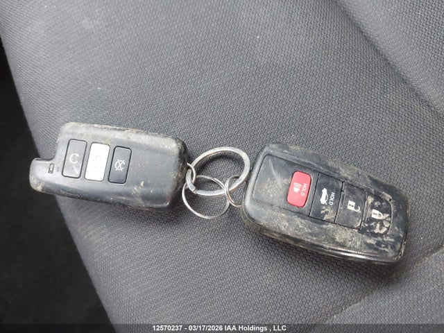 12570237 :رقم المزاد ، JTDBAMDE1MJ005212 vin ، 2021 Toyota Corolla Hybrid Base W/li Battery مزاد بيع