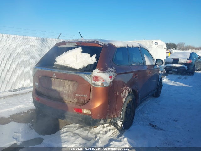 JA4AZ2A38EZ602625 Mitsubishi Outlander Es