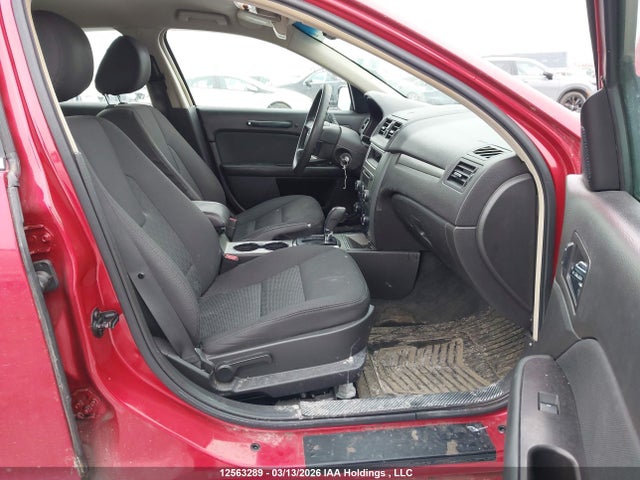 12563289 :رقم المزاد ، 3FAHP0HA3BR216056 vin ، 2011 Ford Fusion Se مزاد بيع
