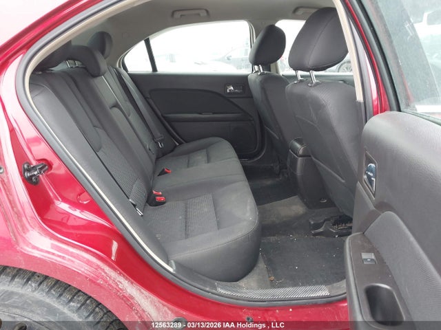 12563289 :رقم المزاد ، 3FAHP0HA3BR216056 vin ، 2011 Ford Fusion Se مزاد بيع