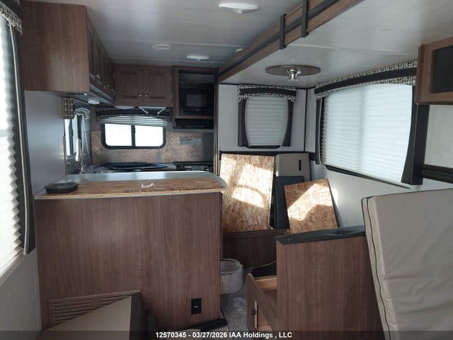 5SFEB3326KE399532 Heartland Trailer