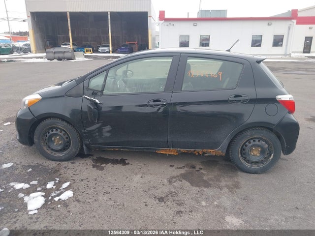 12564309 :رقم المزاد ، JTDKTUD30DD562118 vin ، 2013 Toyota Yaris Le مزاد بيع