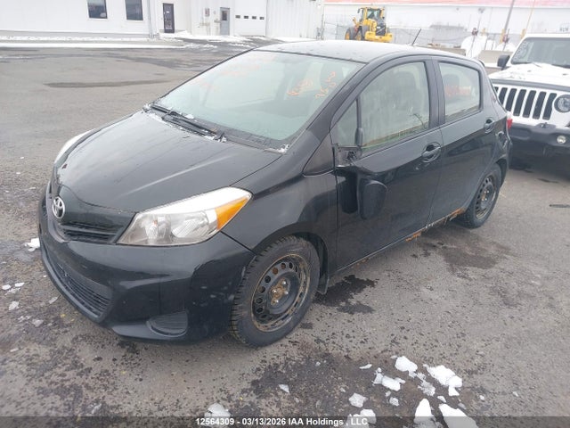 12564309 :رقم المزاد ، JTDKTUD30DD562118 vin ، 2013 Toyota Yaris Le مزاد بيع