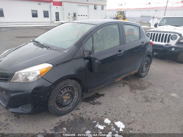 12564309 :رقم المزاد ، JTDKTUD30DD562118 vin ، 2013 Toyota Yaris Le مزاد بيع