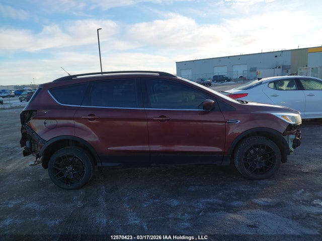 1FMCU0GD5JUB00143 Ford ESCAPE SE