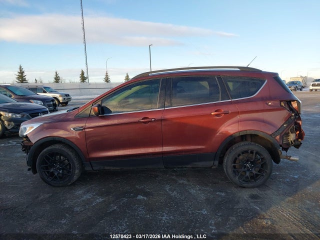 1FMCU0GD5JUB00143 Ford ESCAPE SE