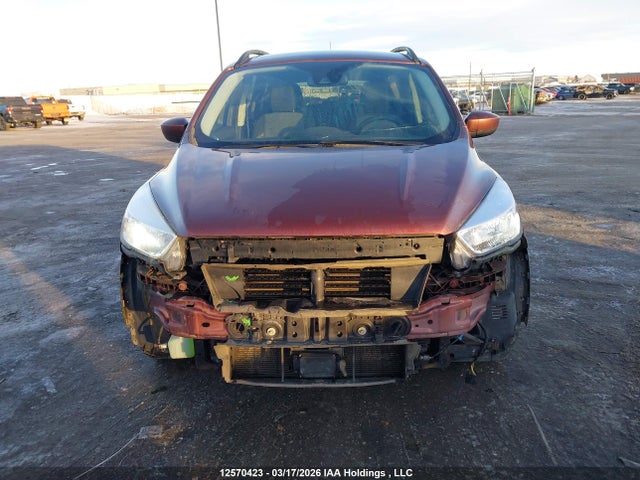1FMCU0GD5JUB00143 Ford ESCAPE SE