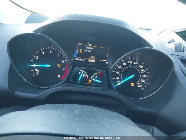 1FMCU0GD5JUB00143 Ford ESCAPE SE