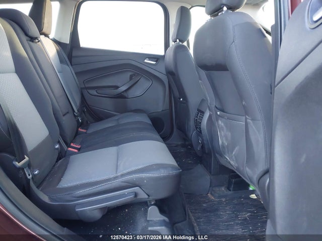 1FMCU0GD5JUB00143 Ford ESCAPE SE