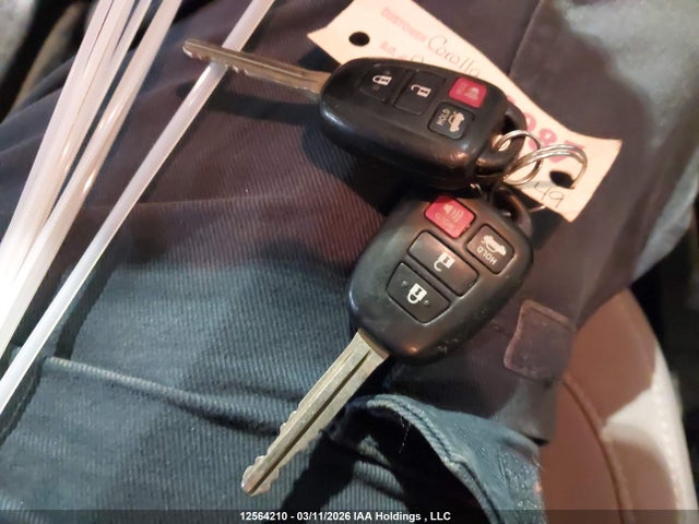 12564210 :رقم المزاد ، 2T1BURHE2EC057847 vin ، 2014 Toyota Corolla Le مزاد بيع