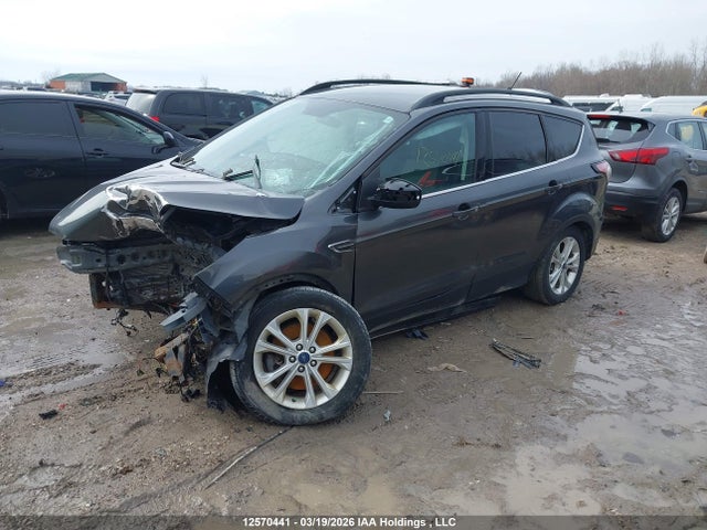Ford ESCAPE SE 2018 1FMCU9GD2JUB32827 Image 2