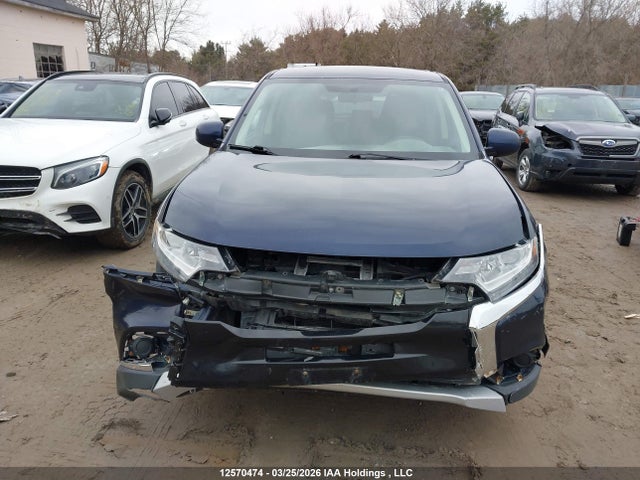 JA4AZ2A36JZ607476 Mitsubishi Outlander Es
