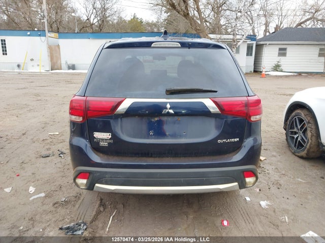 JA4AZ2A36JZ607476 Mitsubishi Outlander Es