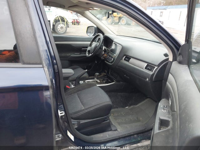 JA4AZ2A36JZ607476 Mitsubishi Outlander Es