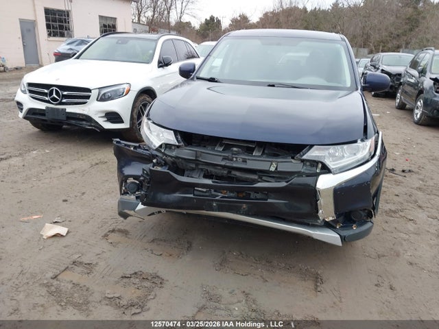 JA4AZ2A36JZ607476 Mitsubishi Outlander Es