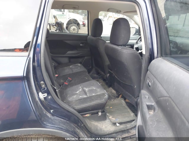 JA4AZ2A36JZ607476 Mitsubishi Outlander Es