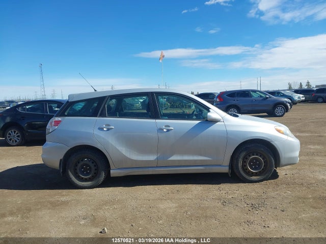 12570521 :رقم المزاد ، 2T1KR32E76C555423 vin ، 2006 Toyota Matrix Xr/xrs مزاد بيع