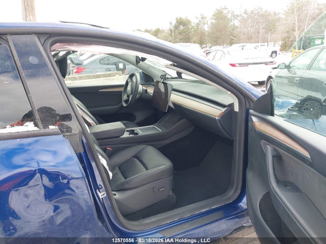 12570556 :رقم المزاد ، 7SAYGDEEXRF088633 vin ، 2024 Tesla Model Y مزاد بيع