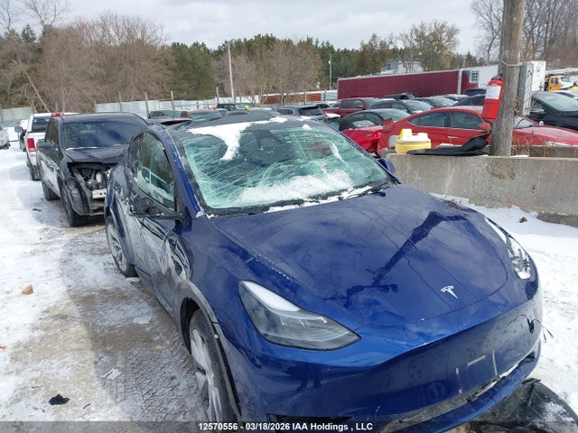 12570556 :رقم المزاد ، 7SAYGDEEXRF088633 vin ، 2024 Tesla Model Y مزاد بيع