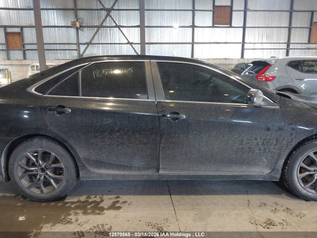 12570565 :رقم المزاد ، 4T1BF1FK8GU583941 vin ، 2016 Toyota Camry مزاد بيع