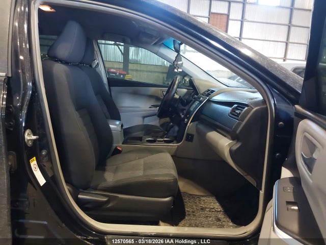 12570565 :رقم المزاد ، 4T1BF1FK8GU583941 vin ، 2016 Toyota Camry مزاد بيع