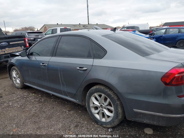 12570628 :رقم المزاد ، 1VWAA7A39JC030078 vin ، 2018 Volkswagen Passat مزاد بيع