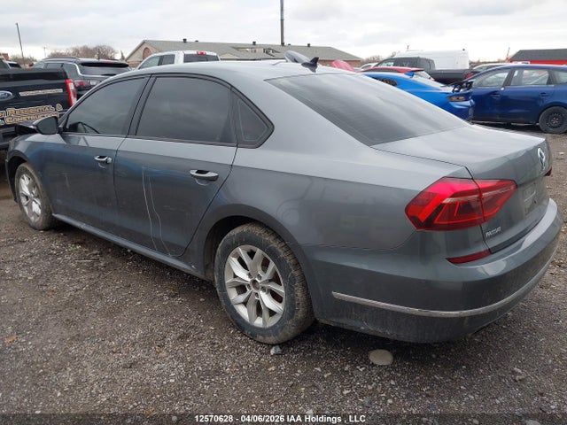 12570628 :رقم المزاد ، 1VWAA7A39JC030078 vin ، 2018 Volkswagen Passat مزاد بيع