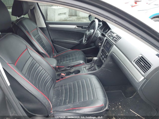 12570628 :رقم المزاد ، 1VWAA7A39JC030078 vin ، 2018 Volkswagen Passat مزاد بيع