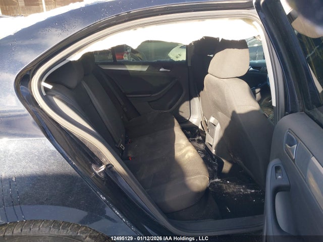 Продажа на аукционе авто 2015 Volkswagen Jetta 2.0l Trendline/2.0l Trendline+, vin: 3VW2K7AJ7FM264886, номер лота: 12495129
