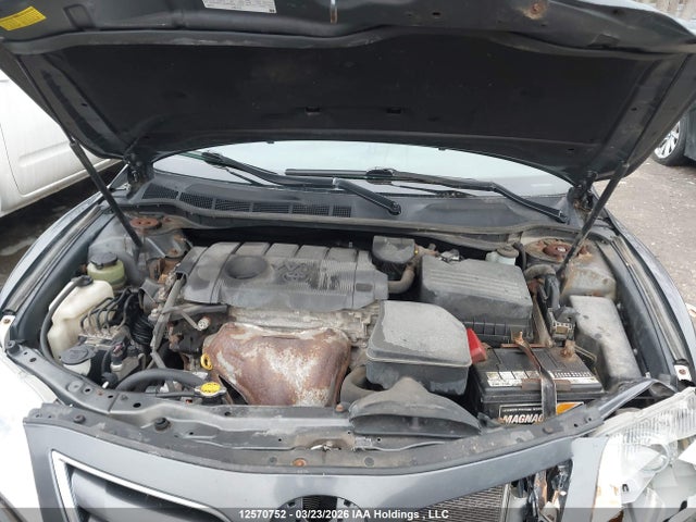 12570752 :رقم المزاد ، 4T1BF3EK6BU212461 vin ، 2011 Toyota Camry Le مزاد بيع