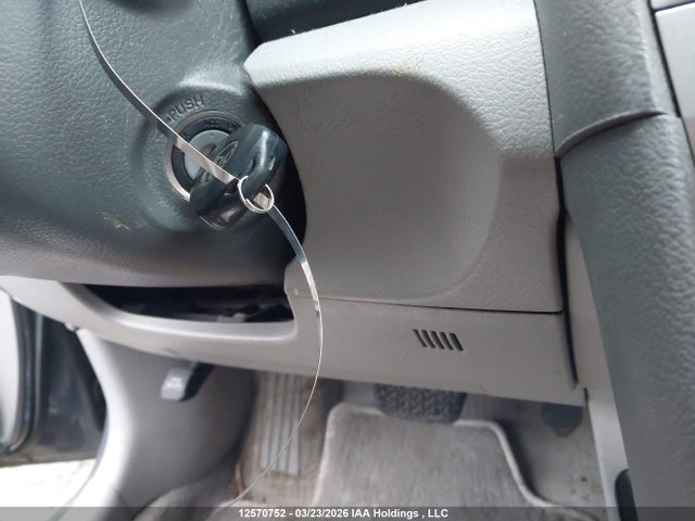 12570752 :رقم المزاد ، 4T1BF3EK6BU212461 vin ، 2011 Toyota Camry Le مزاد بيع