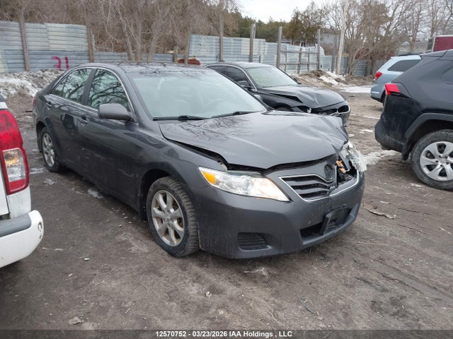 12570752 :رقم المزاد ، 4T1BF3EK6BU212461 vin ، 2011 Toyota Camry Le مزاد بيع