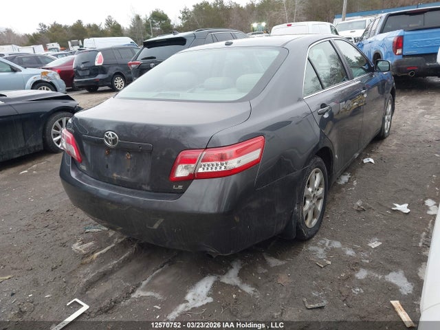 12570752 :رقم المزاد ، 4T1BF3EK6BU212461 vin ، 2011 Toyota Camry Le مزاد بيع
