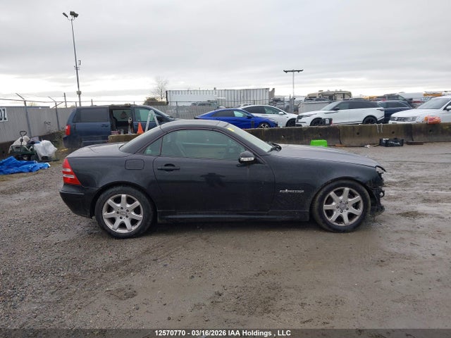 12570770 :رقم المزاد ، WDBKK49F81F209176 vin ، 2001 Mercedes-benz Slk 230 Kompressor مزاد بيع