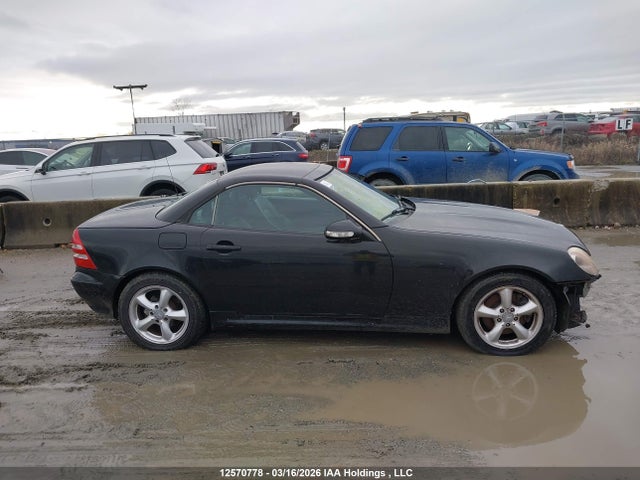 12570778 :رقم المزاد ، WDBKK65FX2F256633 vin ، 2002 Mercedes-benz Slk 320 320 مزاد بيع