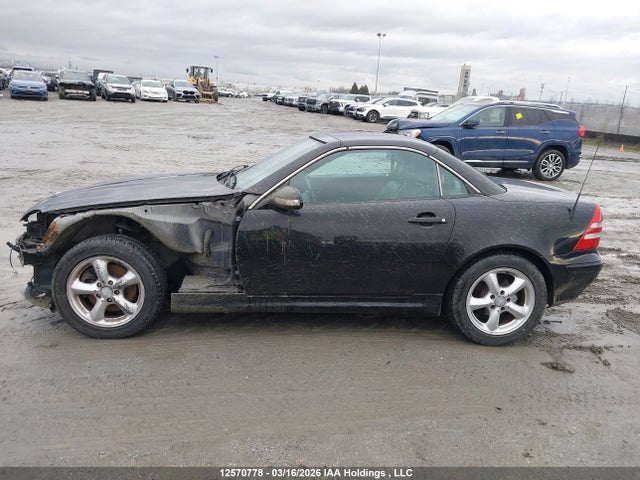 12570778 :رقم المزاد ، WDBKK65FX2F256633 vin ، 2002 Mercedes-benz Slk 320 320 مزاد بيع