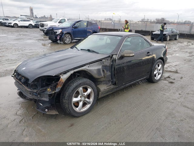 12570778 :رقم المزاد ، WDBKK65FX2F256633 vin ، 2002 Mercedes-benz Slk 320 320 مزاد بيع