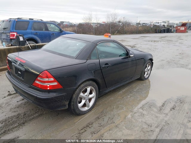 12570778 :رقم المزاد ، WDBKK65FX2F256633 vin ، 2002 Mercedes-benz Slk 320 320 مزاد بيع