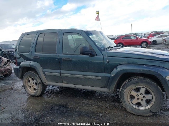 12570787 :رقم المزاد ، 1J4GK38K95W670015 vin ، 2005 Jeep Liberty Renegade مزاد بيع