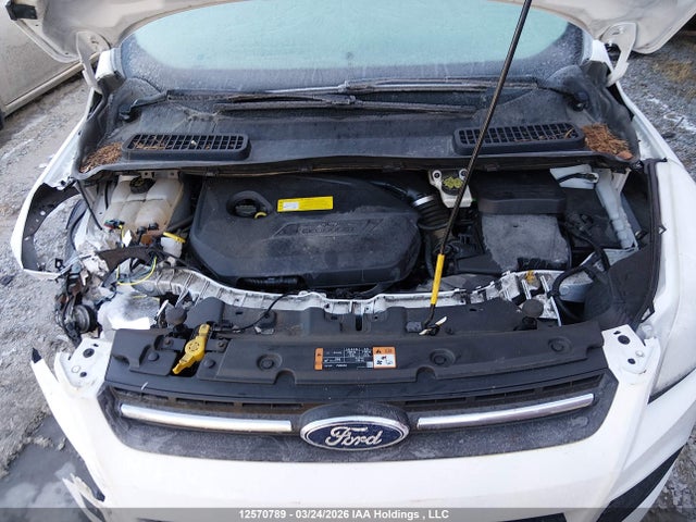 1FMCU9GX5FUB83143 Ford ESCAPE SE