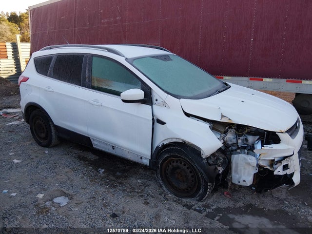 1FMCU9GX5FUB83143 Ford ESCAPE SE