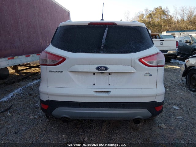 1FMCU9GX5FUB83143 Ford ESCAPE SE