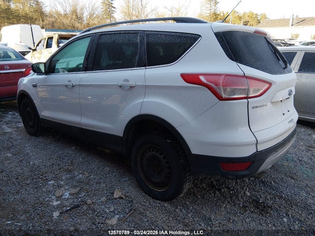 1FMCU9GX5FUB83143 Ford ESCAPE SE