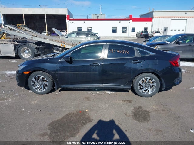12570816 :رقم المزاد ، 2HGFC2F68JH028765 vin ، 2018 Honda Civic Se مزاد بيع
