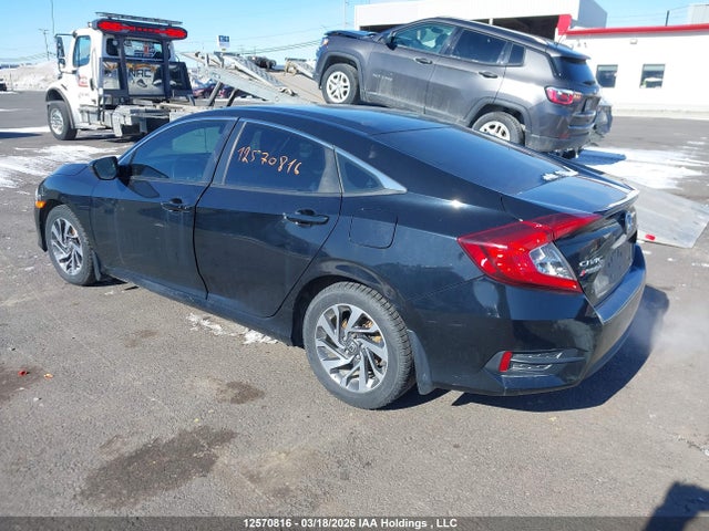12570816 :رقم المزاد ، 2HGFC2F68JH028765 vin ، 2018 Honda Civic Se مزاد بيع