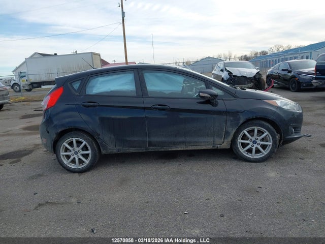 12570858 :رقم المزاد ، 3FADP4EJ5FM131491 vin ، 2015 Ford Fiesta Se مزاد بيع