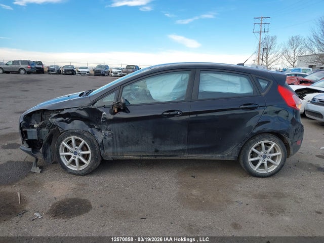 12570858 :رقم المزاد ، 3FADP4EJ5FM131491 vin ، 2015 Ford Fiesta Se مزاد بيع